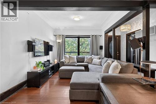 147 Strachan Street E, Hamilton, ON - Indoor Photo Showing Living Room