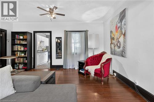 147 Strachan Street E, Hamilton, ON - Indoor Photo Showing Living Room