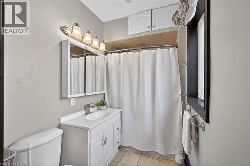 147 Strachan Street E, Hamilton, ON - Indoor Photo Showing Bathroom