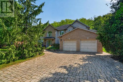 144 DORCHESTER DRIVE  Grimsby, ON L3M 5J9