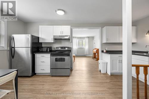 432 Barrie Street, Kingston (East Of Sir John A. Blvd), ON - Indoor Photo Showing Kitchen