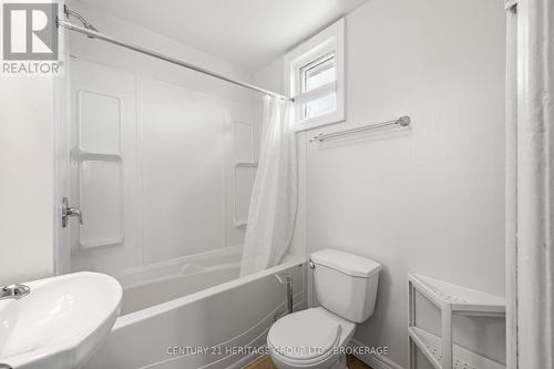 432 Barrie Street, Kingston (East Of Sir John A. Blvd), ON - Indoor Photo Showing Bathroom