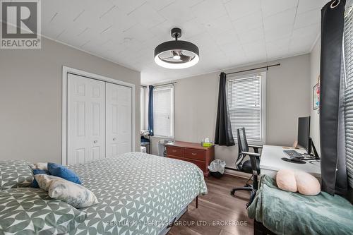432 Barrie Street, Kingston (East Of Sir John A. Blvd), ON - Indoor Photo Showing Bedroom