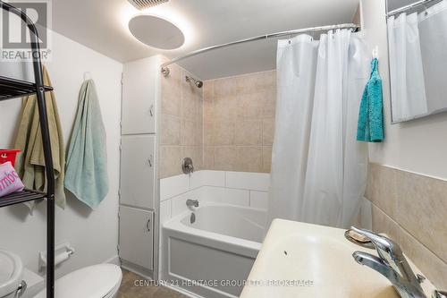 432 Barrie Street, Kingston (East Of Sir John A. Blvd), ON - Indoor Photo Showing Bathroom