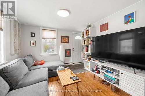 432 Barrie Street, Kingston (East Of Sir John A. Blvd), ON - Indoor Photo Showing Living Room