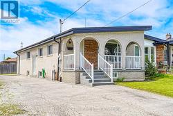 14 YATESCASTLE DRIVE Toronto, ON M3L 2B8