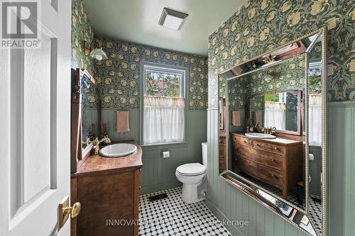 1322 Kilborn Avenue, Ottawa, ON - Indoor Photo Showing Bathroom
