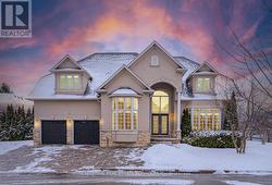 4 BERKSHIRE PLACE  Hamilton, ON L9K 0A9