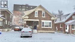 B - 16 MARSHALL STREET Waterloo, ON N2J 2T2