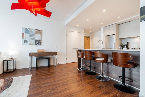 #604-369 Tyee Rd, Victoria, BC - Indoor Photo Showing Kitchen With Upgraded Kitchen