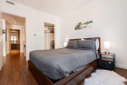 #604-369 Tyee Rd, Victoria, BC - Indoor Photo Showing Bedroom