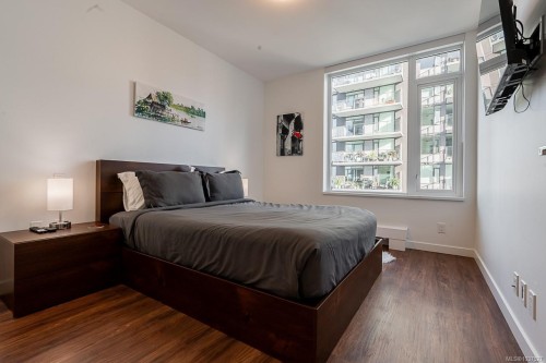 #604-369 Tyee Rd, Victoria, BC - Indoor Photo Showing Bedroom