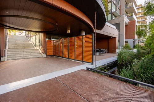 #604-369 Tyee Rd, Victoria, BC - Outdoor With Exterior