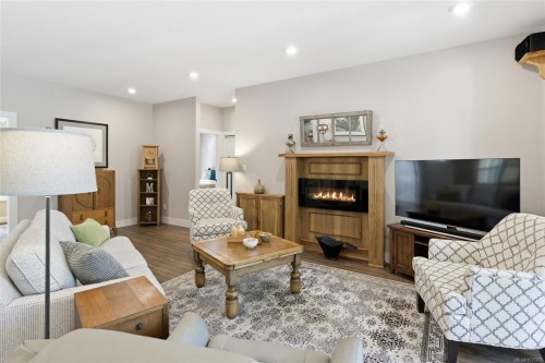 3831 Creekside Dr, Bowser, BC 