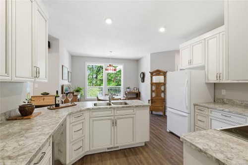 3831 Creekside Dr, Bowser, BC 