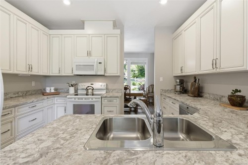 3831 Creekside Dr, Bowser, BC 