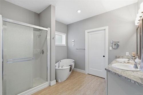 3831 Creekside Dr, Bowser, BC 