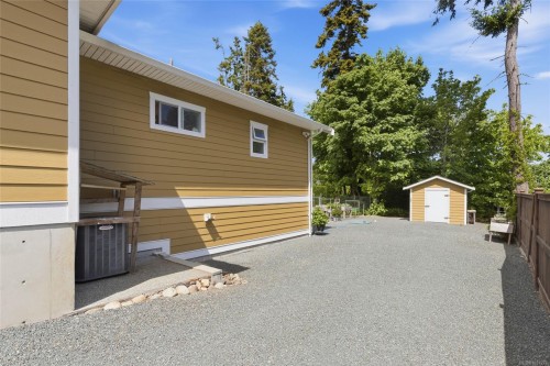 3831 Creekside Dr, Bowser, BC 