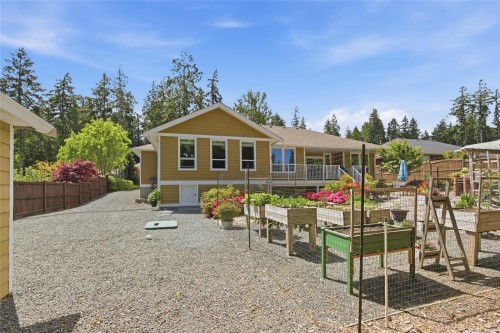 3831 Creekside Dr, Bowser, BC 