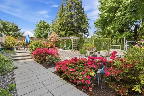 3831 Creekside Dr, Bowser, BC 