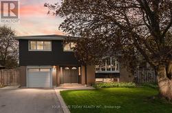 39 ELEANOR CRESCENT Halton Hills, ON L7G 2T7
