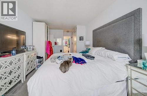 33 Harbour Square Unit# 1017, Toronto, ON - Indoor Photo Showing Bedroom