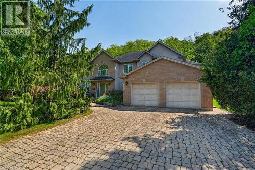 144 DORCHESTER Drive  Grimsby, ON L3M 5J9