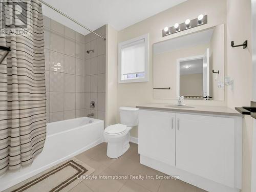24 Hutchison Road, Guelph (Kortright East), ON - Indoor Photo Showing Bathroom