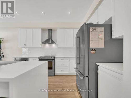 24 Hutchison Road, Guelph (Kortright East), ON - Indoor Photo Showing Kitchen With Stainless Steel Kitchen