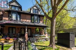 204 BAIN AVENUE Toronto, ON M4K 1G1