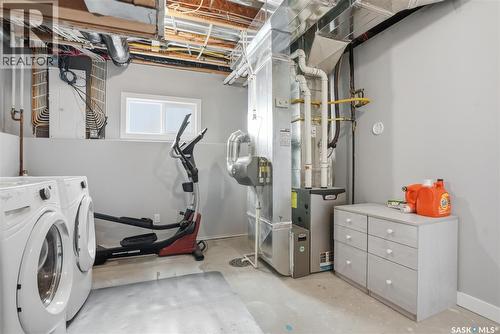1111 Evergreen Boulevard, Saskatoon, SK - Indoor Photo Showing Laundry Room