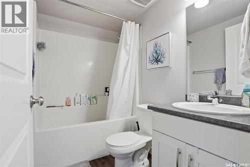 1111 Evergreen Boulevard, Saskatoon, SK - Indoor Photo Showing Bathroom