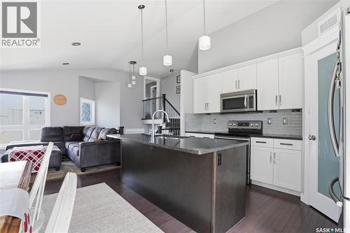 1111 Evergreen Boulevard, Saskatoon, SK - Indoor Photo Showing Kitchen With Stainless Steel Kitchen With Upgraded Kitchen