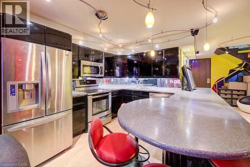 33 Harbour Square Unit# 2409, Toronto, ON - Indoor Photo Showing Kitchen