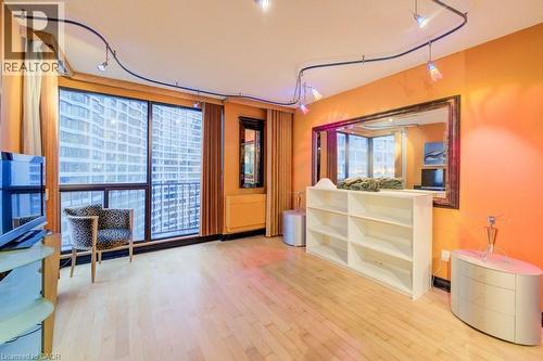 33 Harbour Square Unit# 2409, Toronto, ON - Indoor Photo Showing Other Room