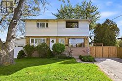 2441 BARCLAY ROAD  Burlington, ON L7R 2B7