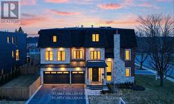31 NAUGHTON DRIVE Richmond Hill, ON L4C 4M6