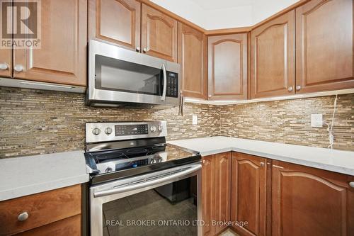 Eat-in Kitchen - 3935 Skyview Street, Mississauga, ON - Indoor Photo Showing Kitchen