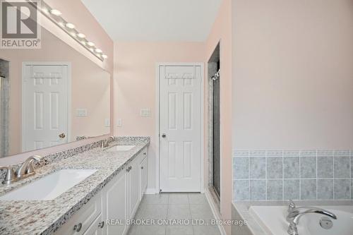 Primary bathroom - 3935 Skyview Street, Mississauga, ON - Indoor Photo Showing Bathroom