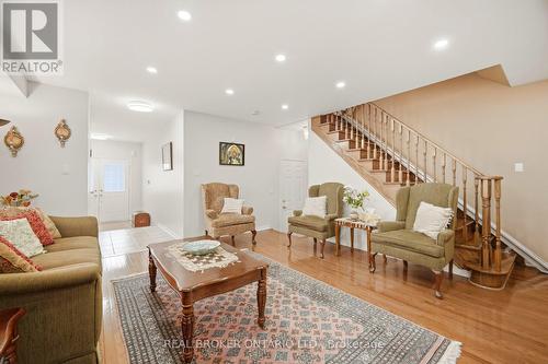 Living room - 3935 Skyview Street, Mississauga, ON - Indoor Photo Showing Living Room
