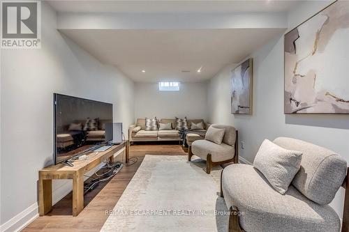 3311 Springvale Court, Burlington, ON - Indoor