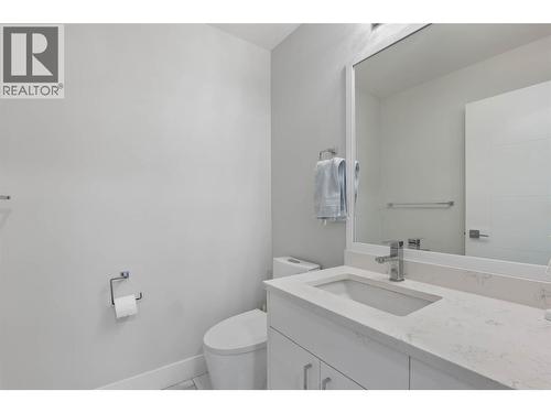 227 Battle Street Unit# 104, Kamloops, BC - Indoor Photo Showing Bathroom