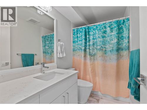 227 Battle Street Unit# 104, Kamloops, BC - Indoor Photo Showing Bathroom
