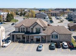 28 Rue Dubois  Saint-Eustache, QC J7R 1W7