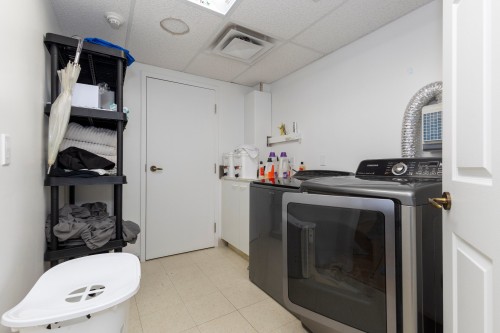 Sous-sol - 28 Rue Dubois, Saint-Eustache, QC - Indoor Photo Showing Laundry Room