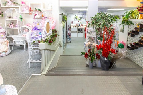 Commerce - 28 Rue Dubois, Saint-Eustache, QC - 