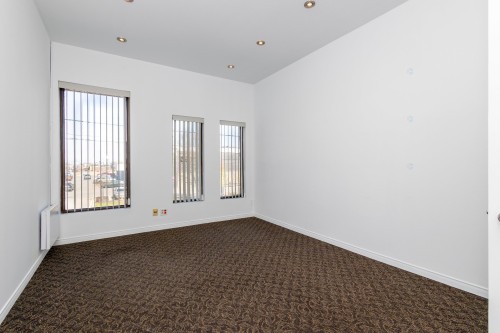 Bureau - 28 Rue Dubois, Saint-Eustache, QC - Indoor Photo Showing Other Room