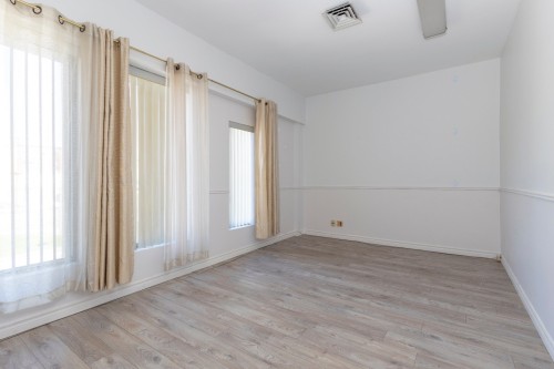 Bureau - 28 Rue Dubois, Saint-Eustache, QC - Indoor Photo Showing Other Room