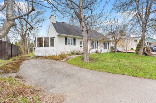 2817 Av. de Colmar  Québec (Charlesbourg), QC G1G 2C3