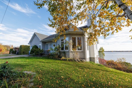 Extérieur - 183 Ch. Du Fleuve, Pointe-Des-Cascades, QC - Outdoor With Body Of Water With Facade